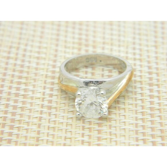 RSC Clear Goshenite Solitaire Silver Gold Tone Ring Size 5.25 - Picture 2 of 8